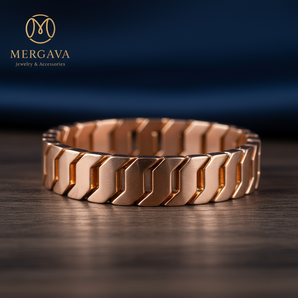 Men's gold-colored stretch bracelet.