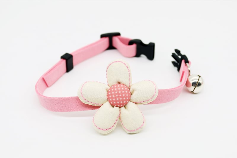 Chic Floral Bell Collar for Pets