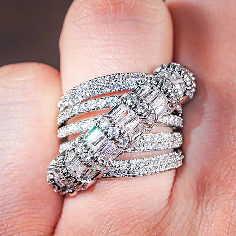 Huitan Luxe Zircon Ring