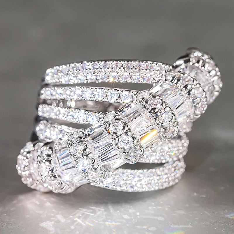 Huitan Luxe Zircon Ring